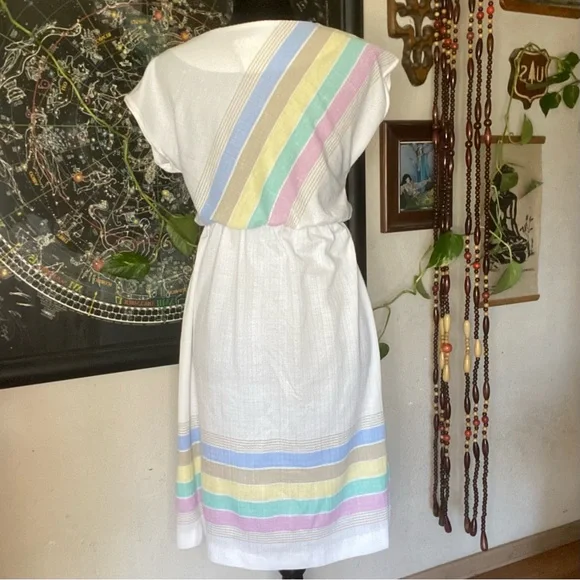 VTG Fashion Place polyester Union Made Dress! White with Pastels. USA. Size 10p. - Picture 6 of 15